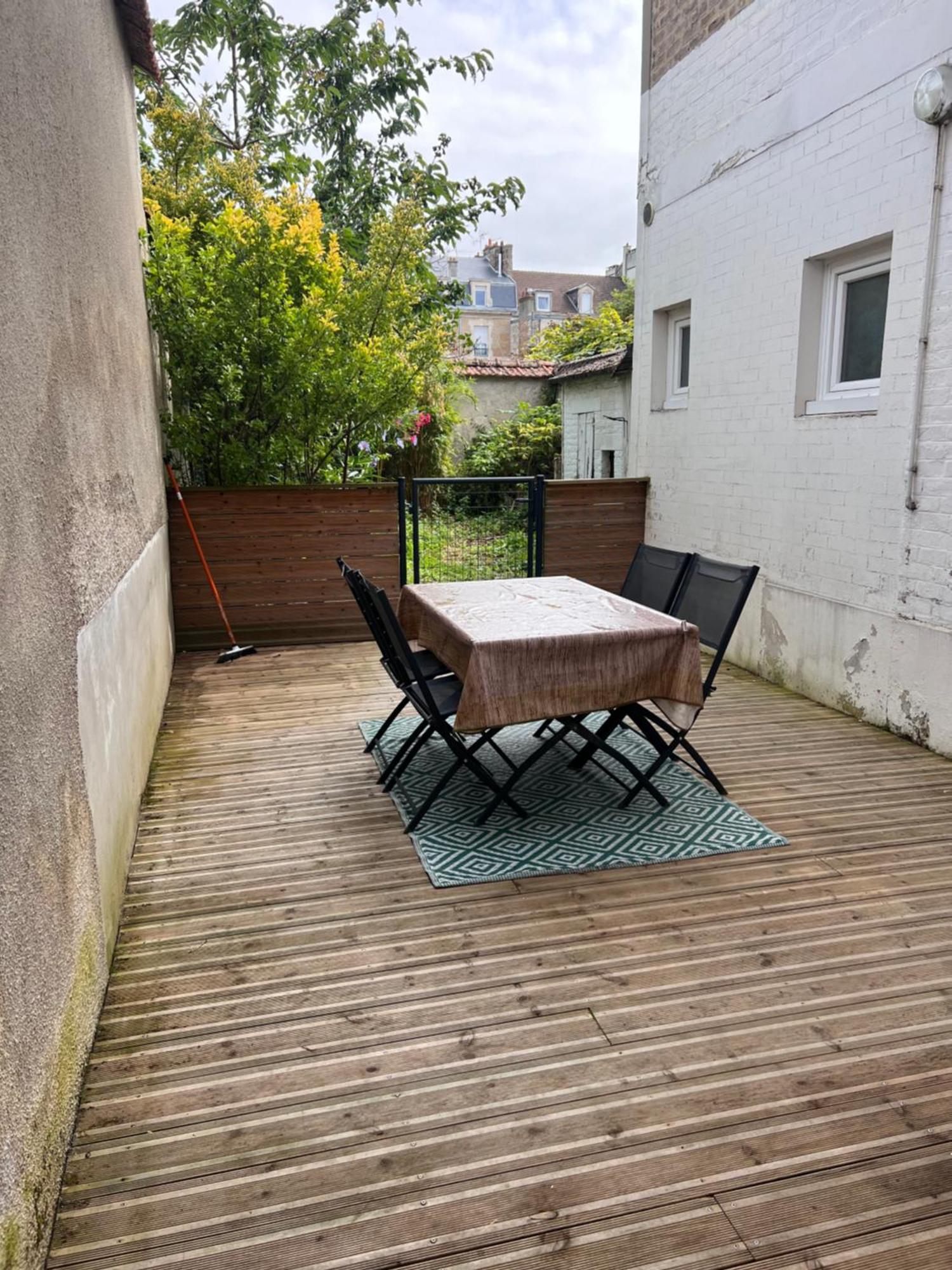 Appartement Hyper Centre Reims Le Gite Du Sorcier Esterno foto